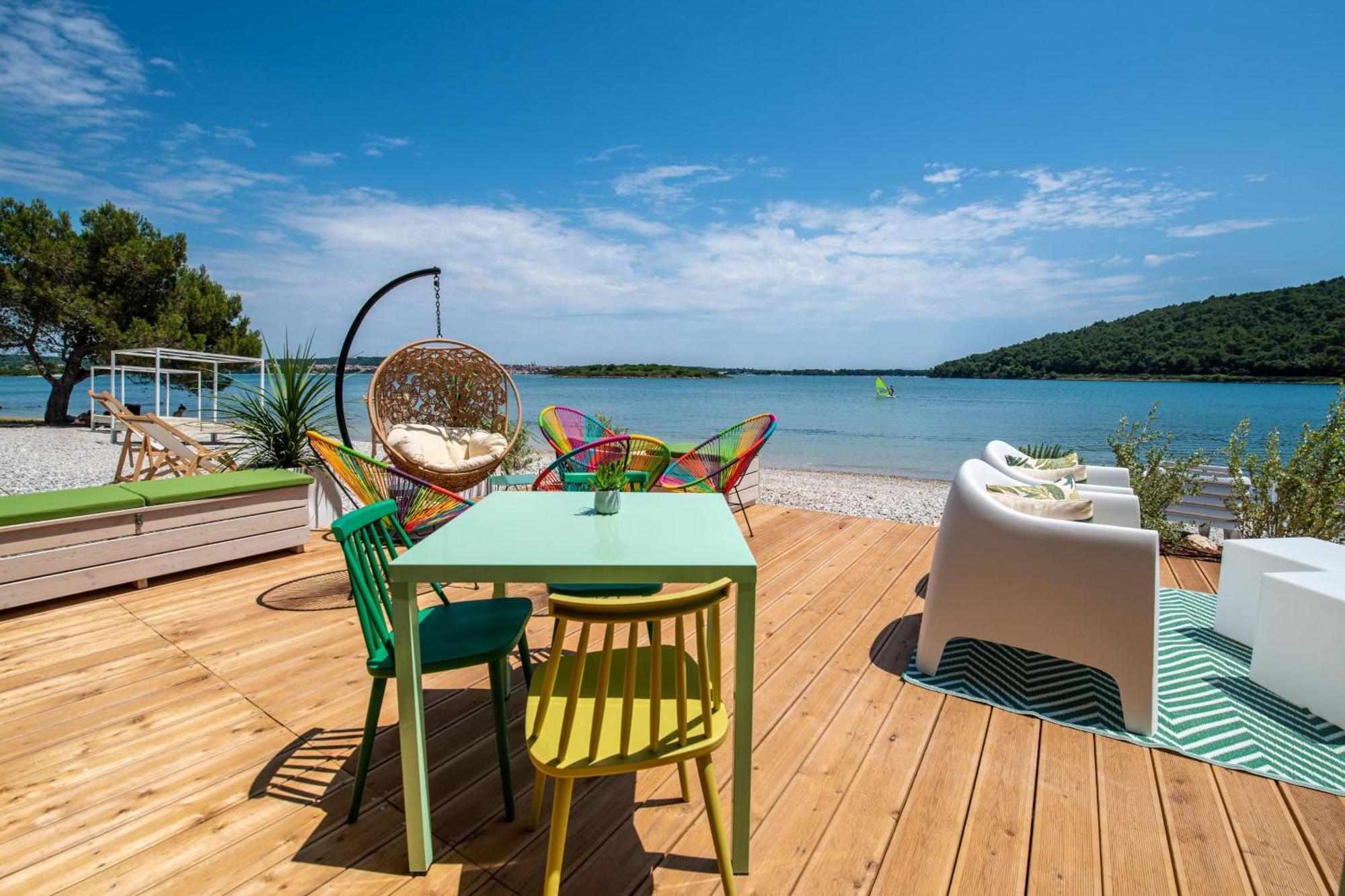 Arena One 99 Glamping Hotel Pomer Exterior photo