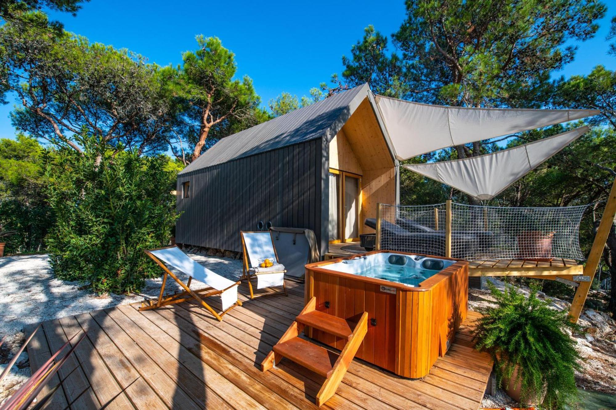 Arena One 99 Glamping Hotel Pomer Exterior photo
