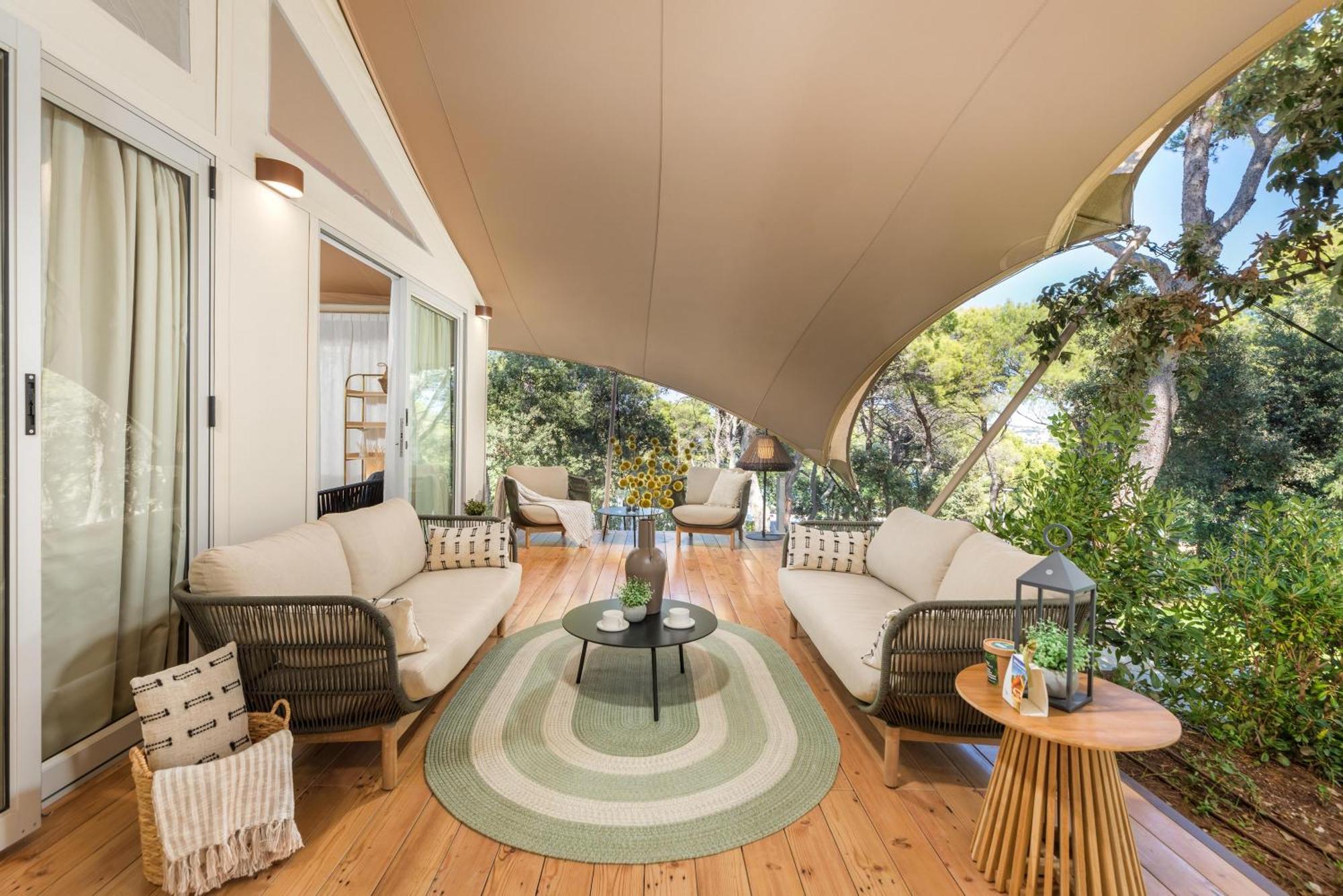 Arena One 99 Glamping Hotel Pomer Exterior photo