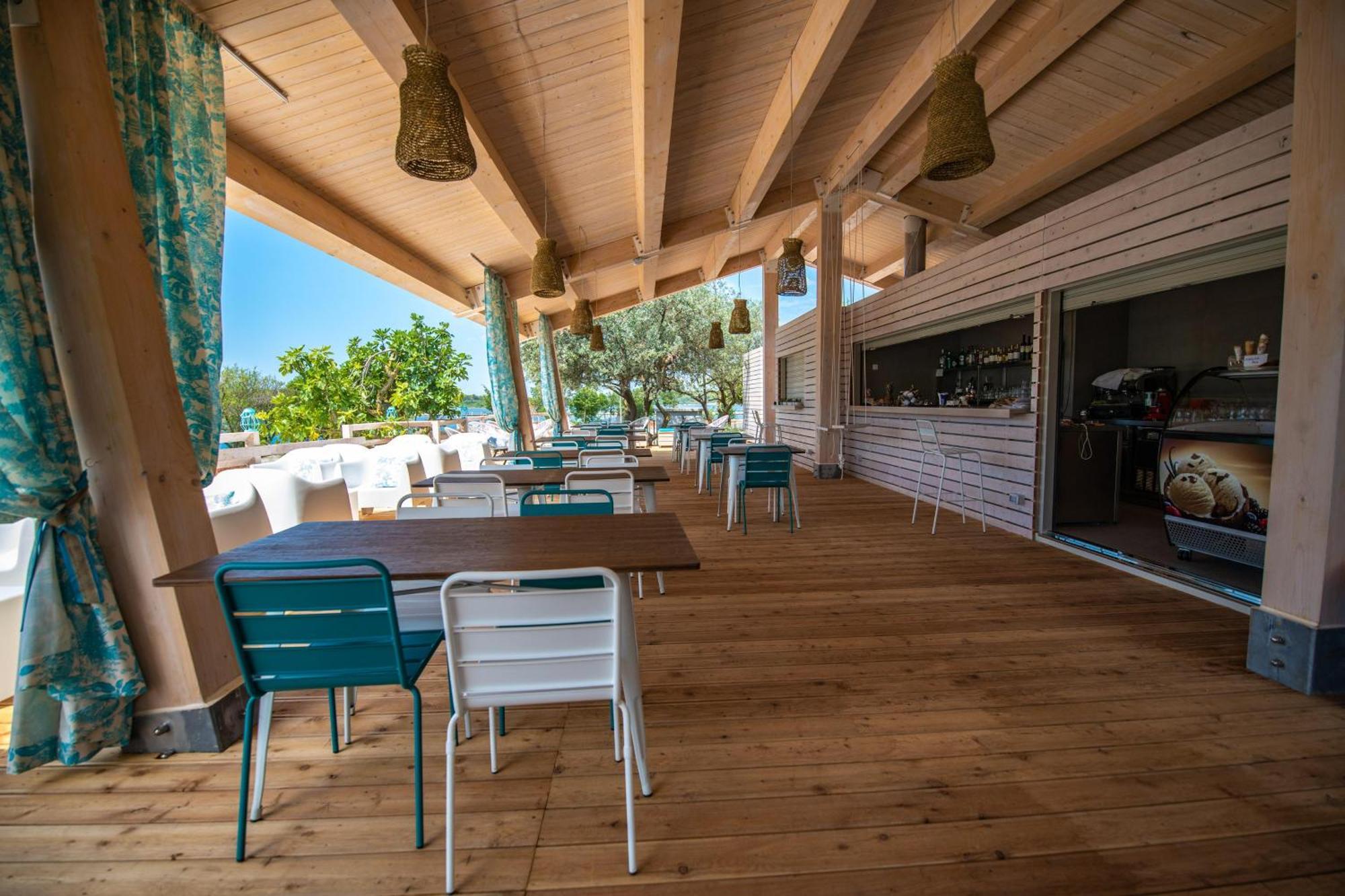 Arena One 99 Glamping Hotel Pomer Exterior photo