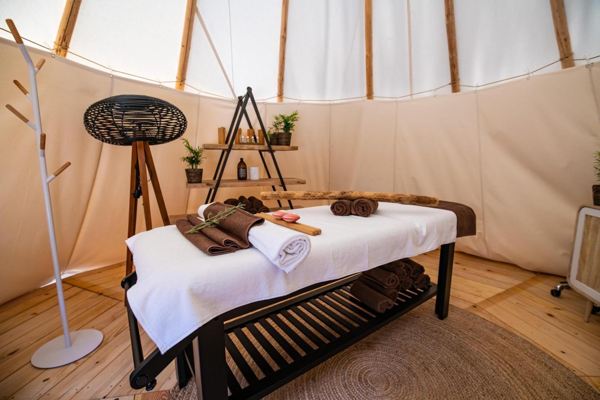 Arena One 99 Glamping Hotel Pomer Exterior photo