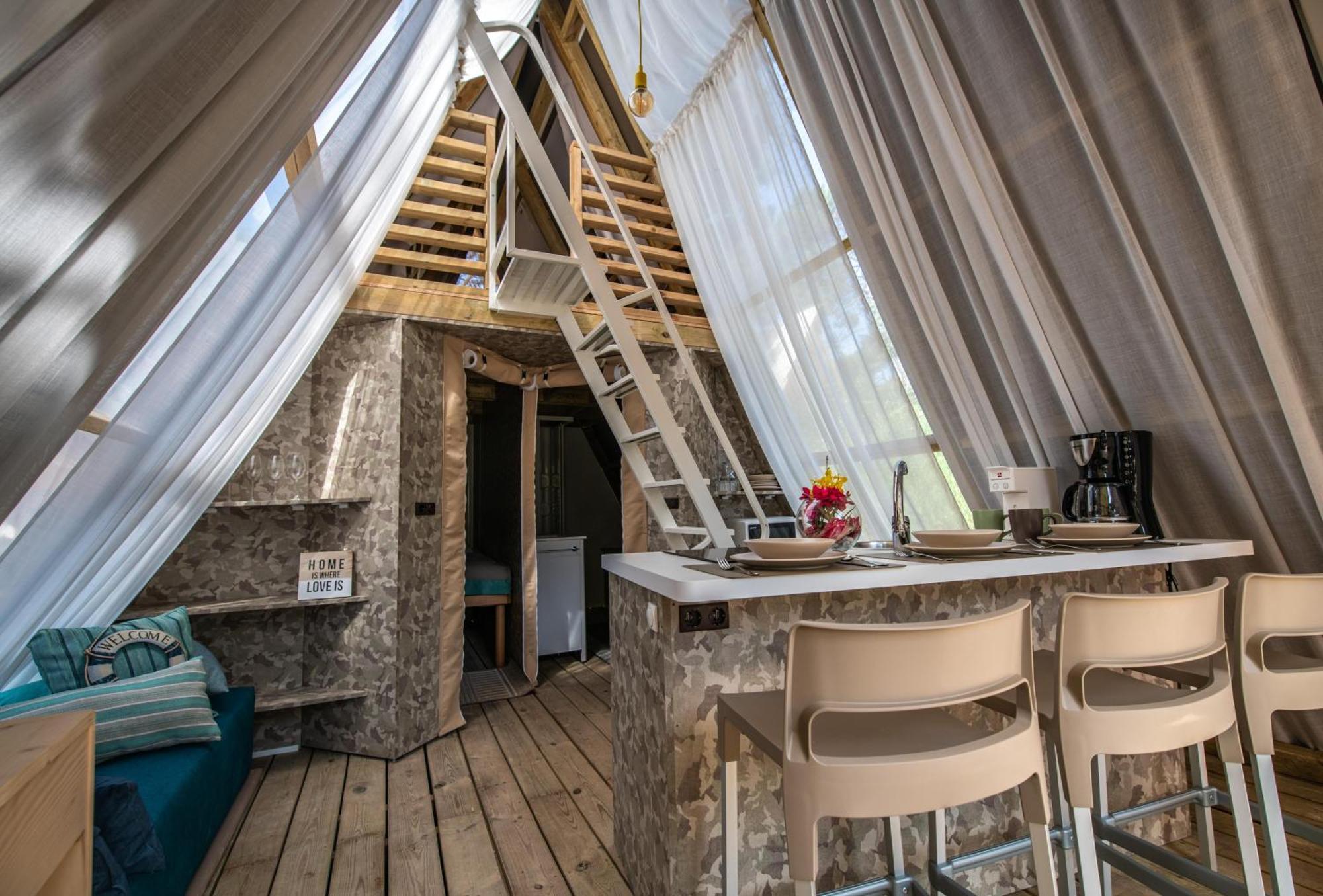Arena One 99 Glamping Hotel Pomer Exterior photo