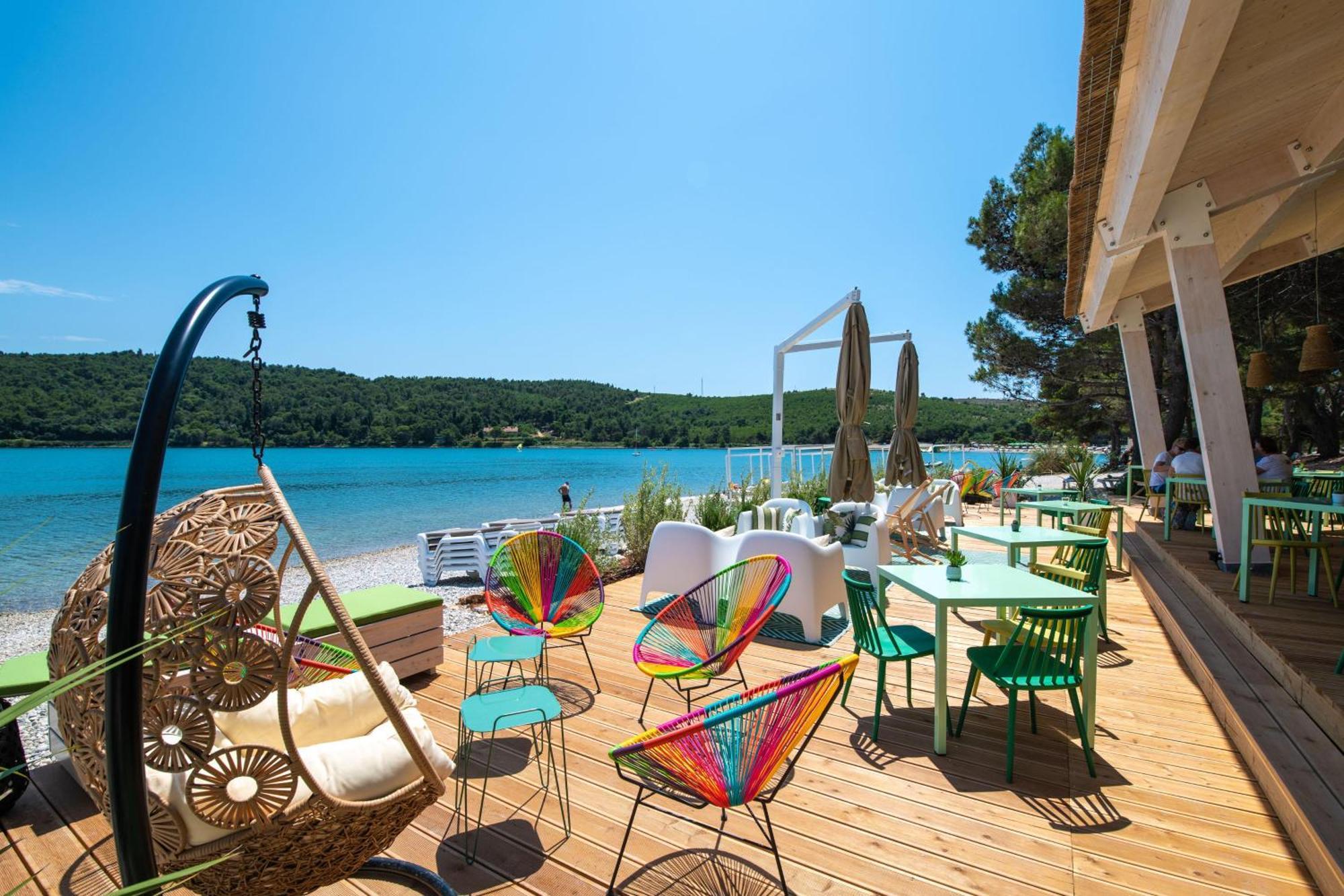 Arena One 99 Glamping Hotel Pomer Exterior photo