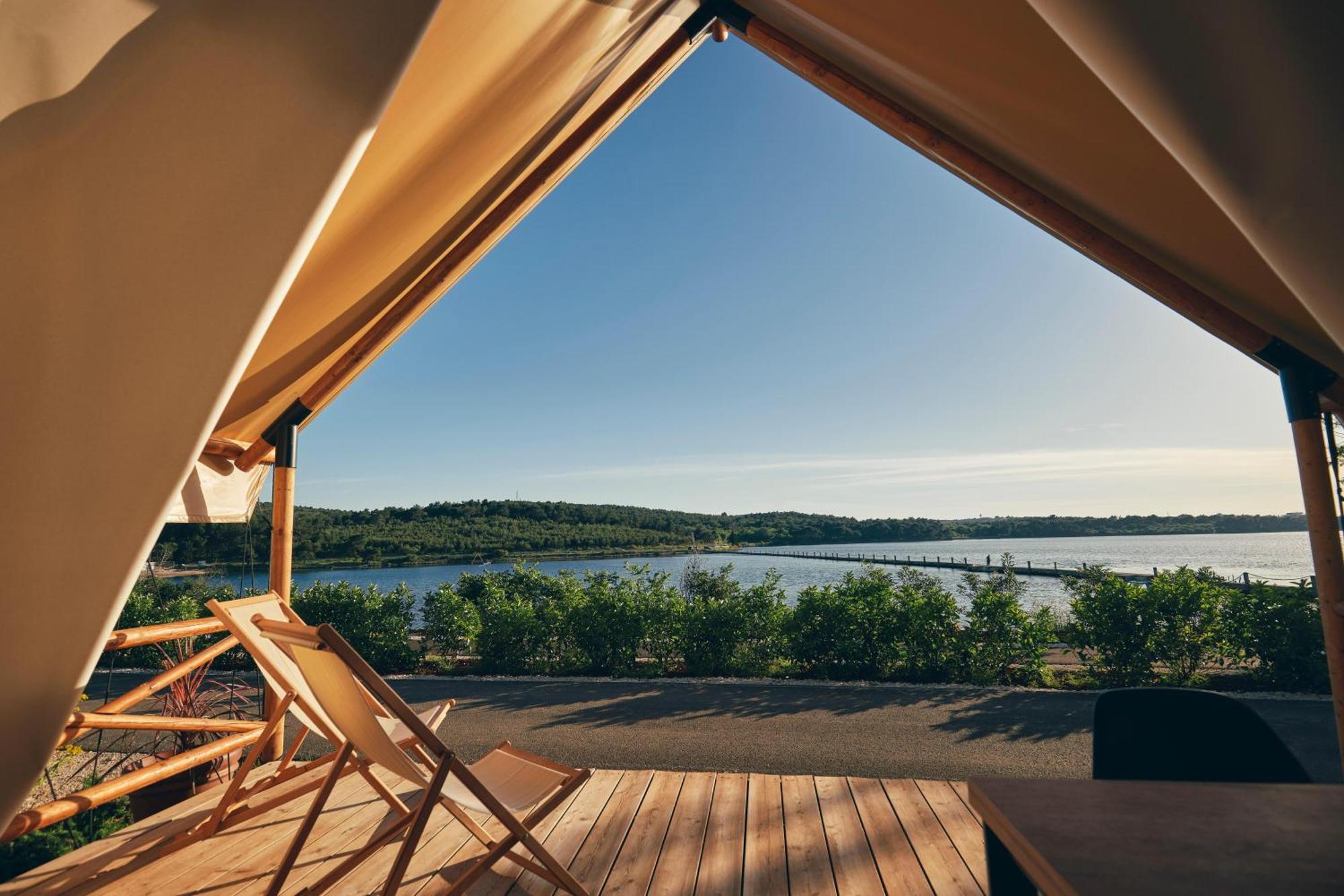 Arena One 99 Glamping Hotel Pomer Exterior photo