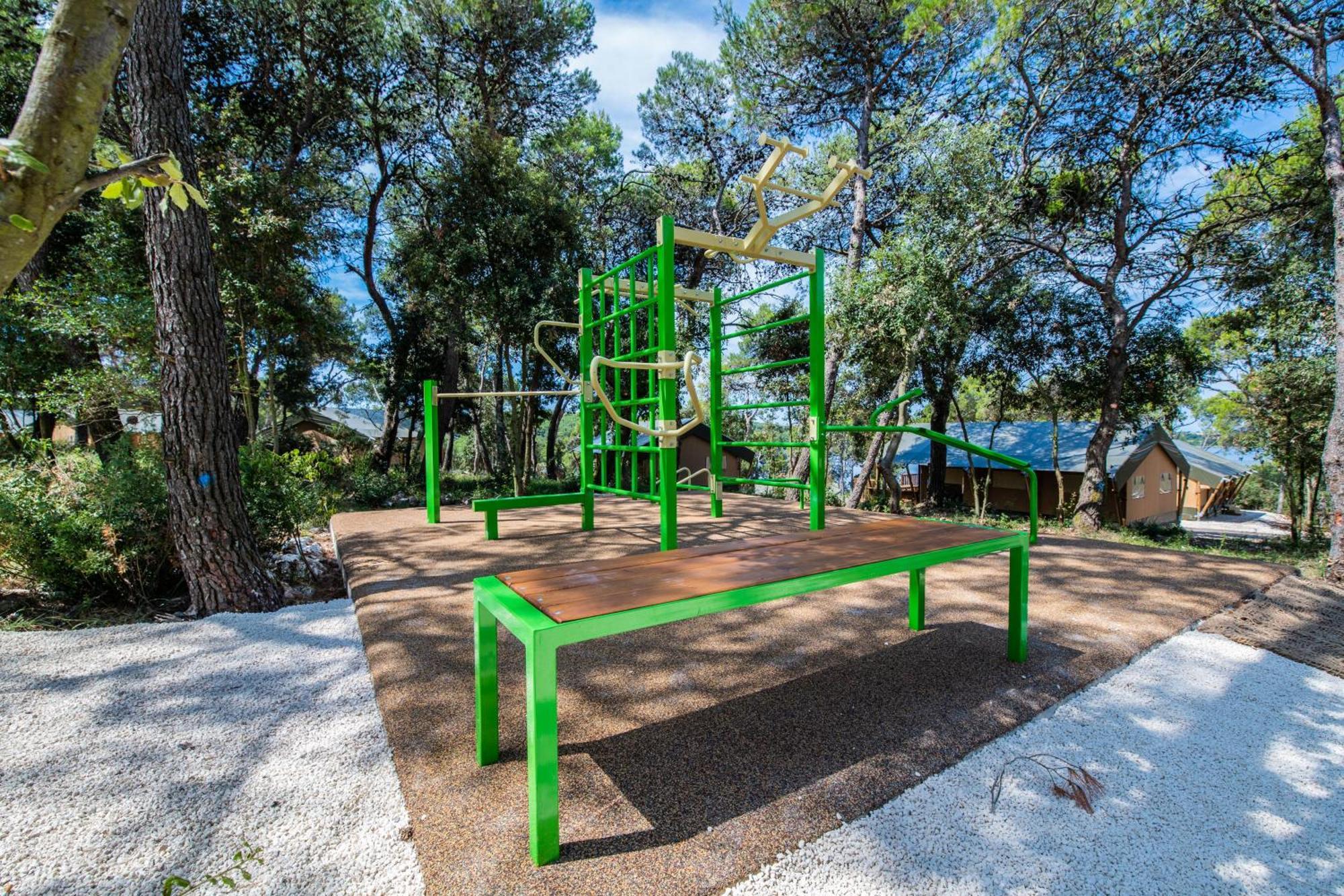 Arena One 99 Glamping Hotel Pomer Exterior photo